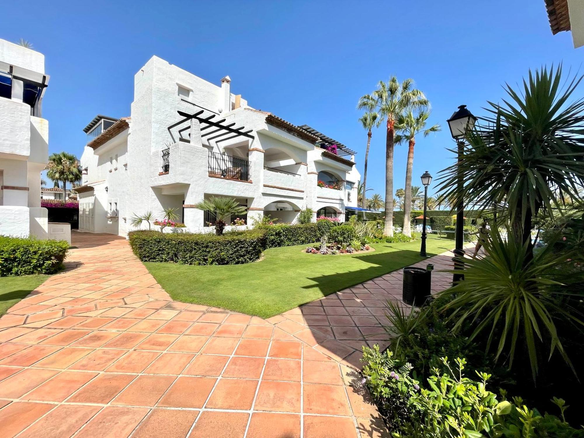 Solguest Apt A 7 Minutos De Puerto Banus 1ª Linea Playa!!! Marbella Bagian luar foto